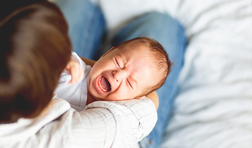 Pourquoi bébé pleure-t-il ? 