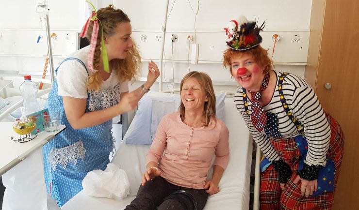 Clownvisite im Spital Oberwallis