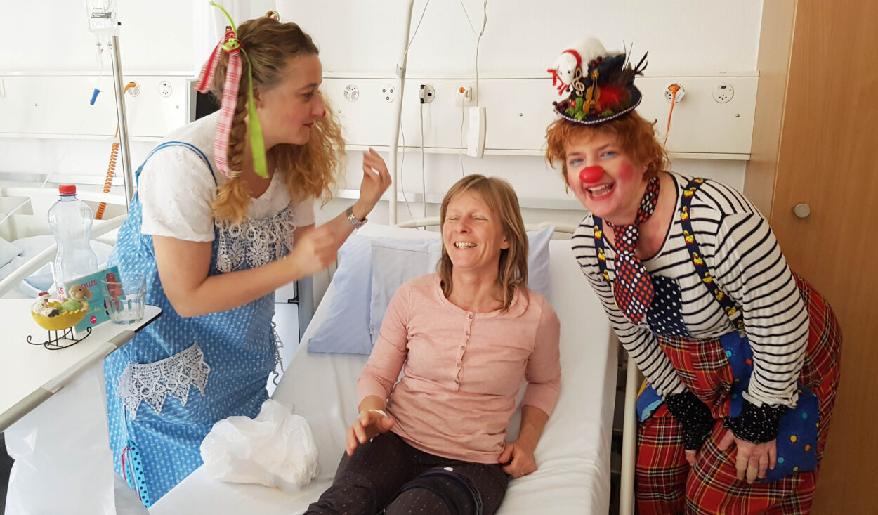 Clownvisite im Spital Oberwallis